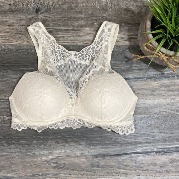 EUC! PINK by Victoria's Secret lace
bralette w/ padding & underwire - Small - Picture 6 of 7